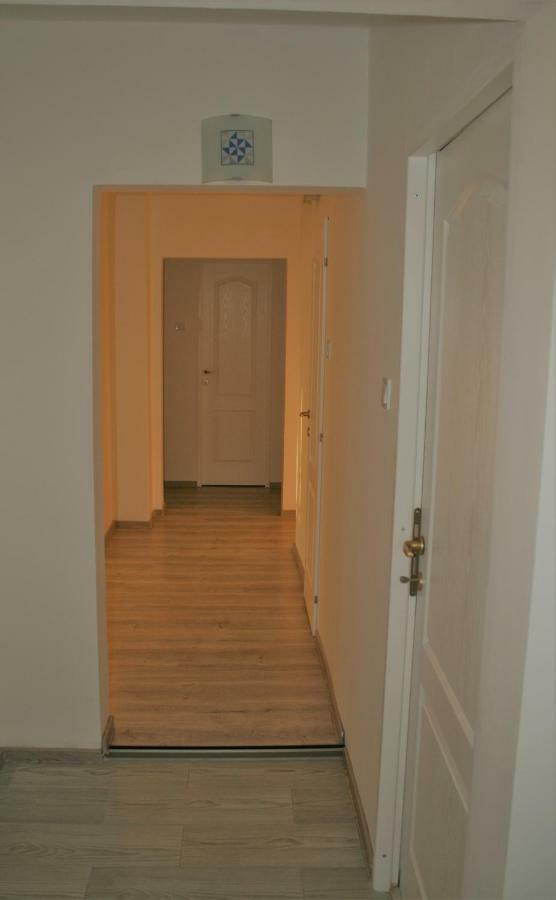 Casa Peterfi - Apartment With 3 Bedrooms And Spacious Living Room เตอร์กู-มูเรช ภายนอก รูปภาพ